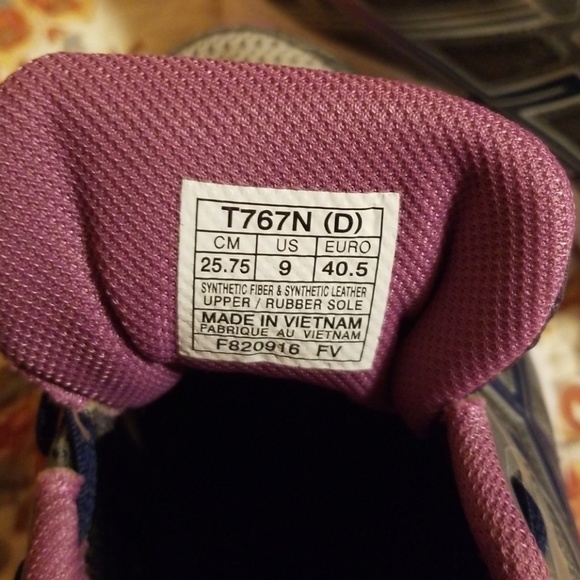 Asics Tennis Shoes - Picture 4 of 4